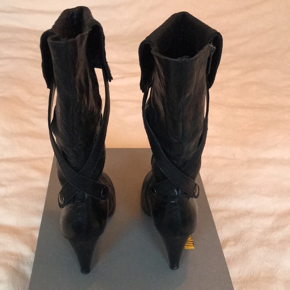 Black leather boot - Picture 5 of 13